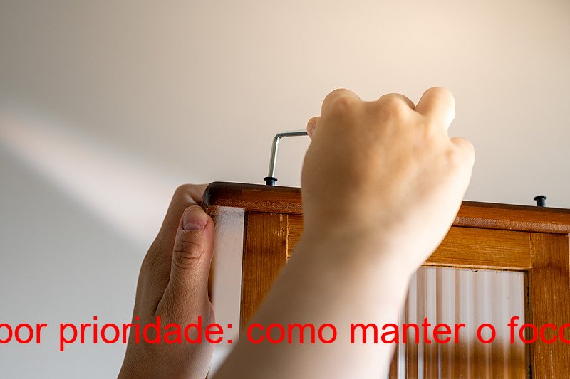 Modelo de lista de tarefas por prioridade: como manter o foco em meio ao caos diário?  

Evite distrações e organize suas obrigações de forma eficiente.  

### Alternativas para frases interrogativas (mantendo o significado original):  
- Qual é o método 